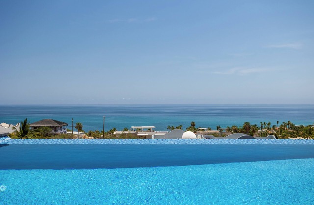 BRAND NEW - Spacious 5-bedroom house with WiFi, AC in Los Barriles SLEEPS 16