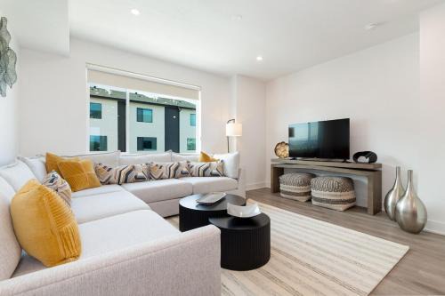 Brand NEW Townhome! Luxury AND Convenience - NO EXTRA FEES!