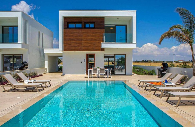 Brand new villa, situated on an exclusive gated development with landscaped gardens and close to the