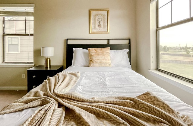 Breathtaking 2BD/2.5BA + Gym - Stillwater