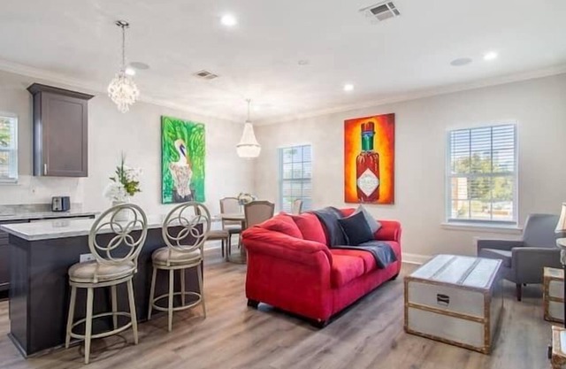 BREATHTAKING! 5 Bedroom home near *FRENCH QUARTER*