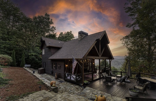 Breathtaking Blue Ridge Mountain Views and Sunset, Sleeps 8!