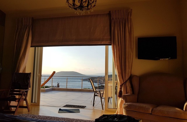 Breathtaking Sunset Villa in Sounio near the beach