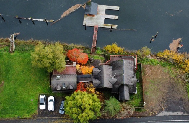 Breathtaking Views at the Nehalem River Retreat