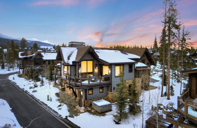Breckenridge 101 - Four Bedroom Villa, Sleeps 12