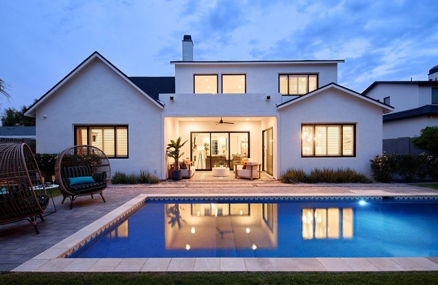 Breeze - Sparkling Pool - Mins to Old Town