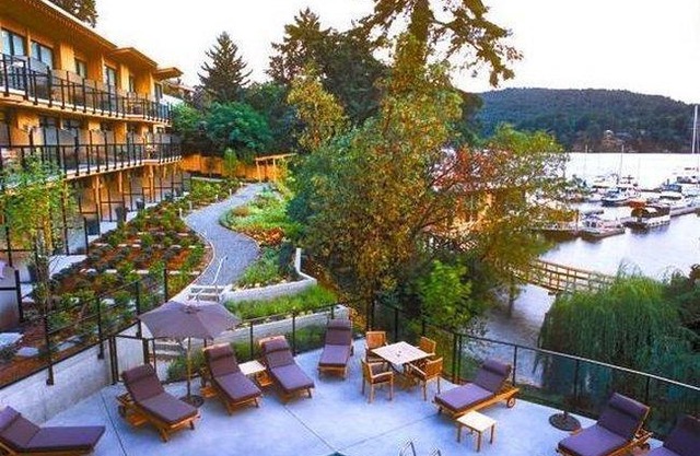Brentwood Bay Resort & Spa