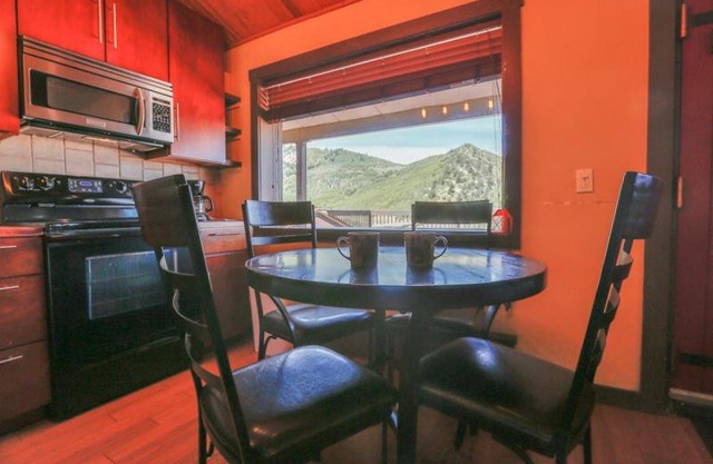 Brettelberg Slopeside Condos A8