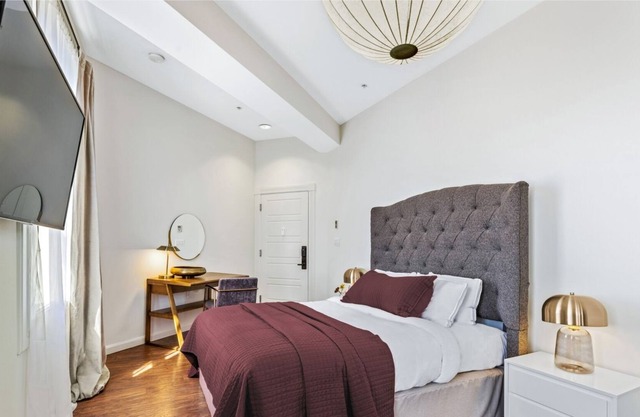 Brexton Hotel | Touchless Gorgeous Studio