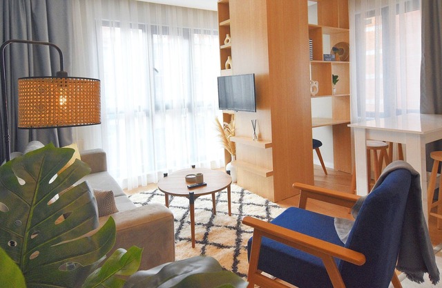 Bright 1BR Apt: Perfect Blend of Comfort & Style.