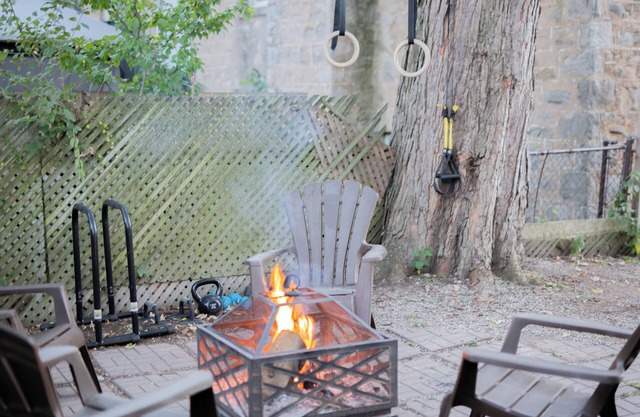 Bright 3BDRM 1 min. from the Falls w/Free Parking