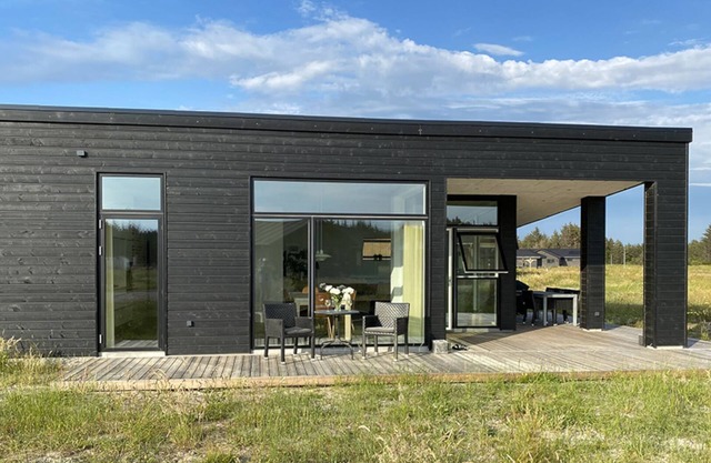 Bright and spacious vacation home with good facilities