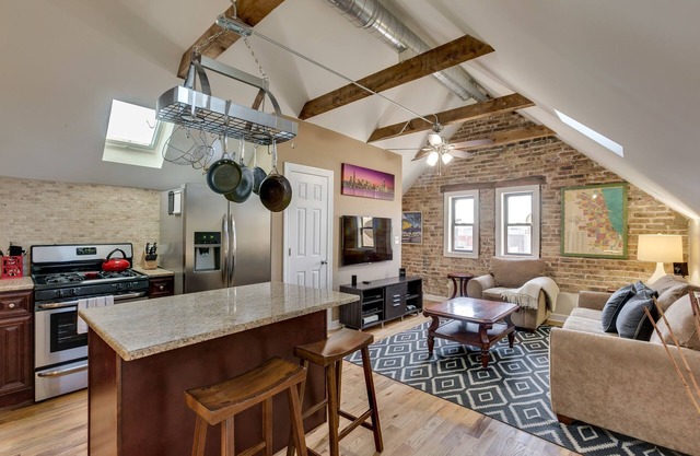 Bright & Lofty Bucktown 1BR by AllSet Turnover