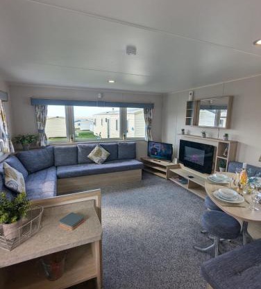 BRIGHT MODERN STYLE CARAVAN WITH VIEWS on HAVEN LITTLESEA WEYMOUTH