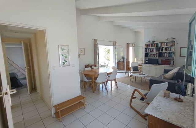 Bright single-storey house with enclosed garden in Les Portes-en-Ré