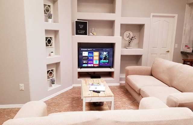 Bright & Spacious Fortuna Foothills 3 bed 2 ba w Pool