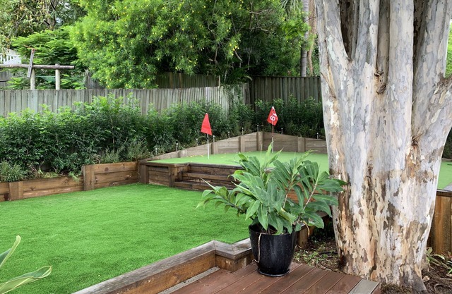 Brisbane Cottage with Golf practice green - 2 seperate living areas