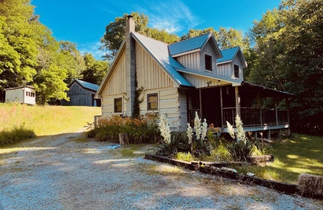 Brown County Cabin on 16 Acres - Very Close to IU!