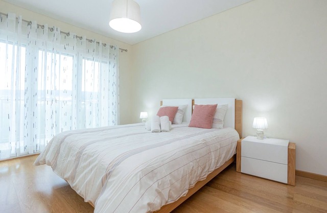 Buarcos Sunset Apartment by Rent4All