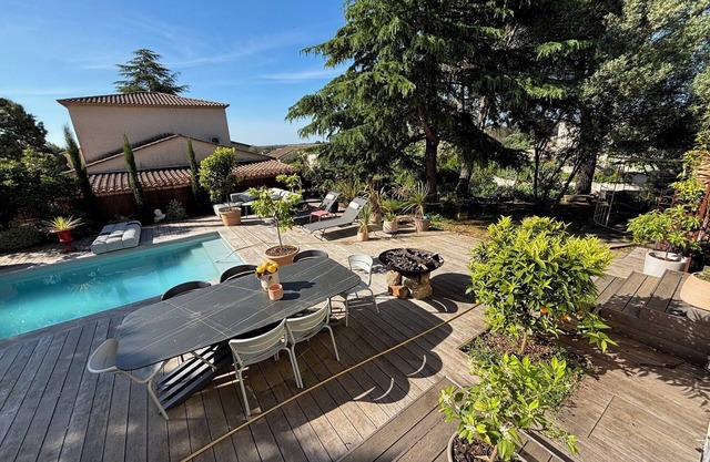 Buccolic villa with swimming pool in a quiet forest setting