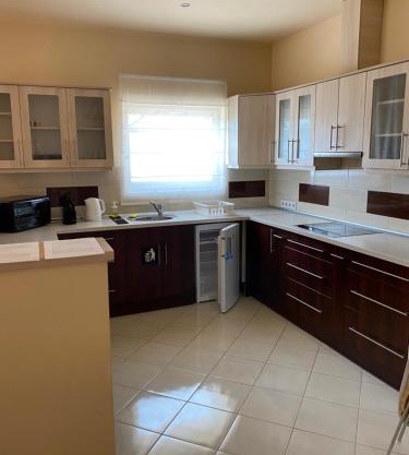 Budapest Airport Accomodation in V2