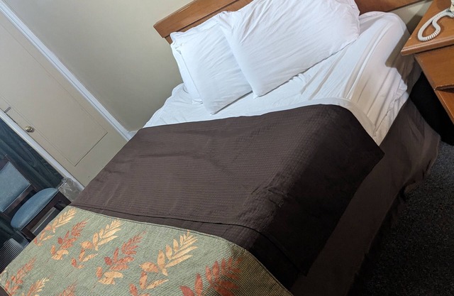 Budget Daily/Weekly rentals at Rainbow Motel located in Hendersonville, NC.nn