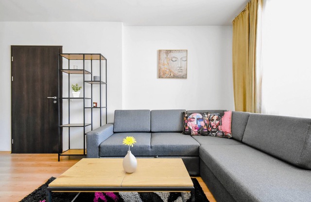 Budget+Work-Friendly Apartment near Business Park