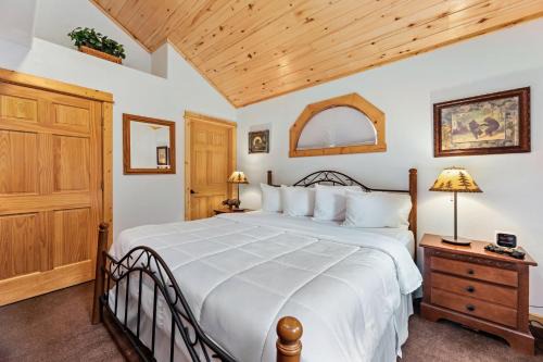 Bugle Pointe A10 by Estes Park Condos