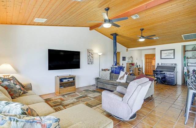 Bullhead City Home w/Views, Close to Lake Mohave!