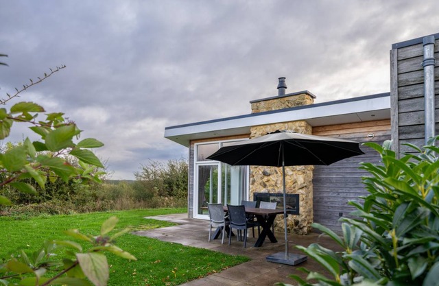 Bungalow ∙ 2 bedrooms ∙ 4 guests