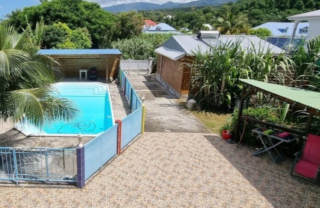 Bungalow Avec Piscine vue Soufrière