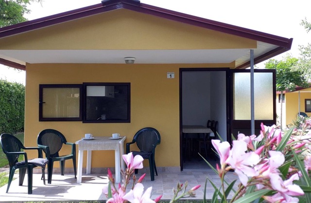 BUNGALOW FUIN 4 (CIN IT027044B4AHDDPYY3)