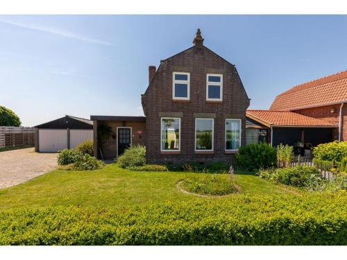 Bungalow in Sint Maartenszee near dunes
