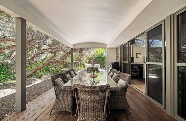 Bunker Bayhouse Your Ideal Escape by the Beach