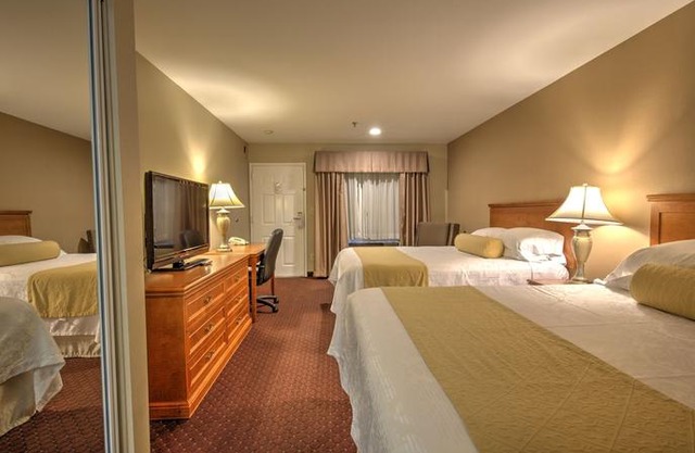 Burbank Inn and Suites