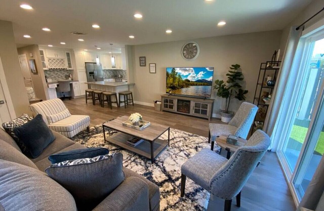 Burbank Luxury 2-Story Home with Amazing Views!