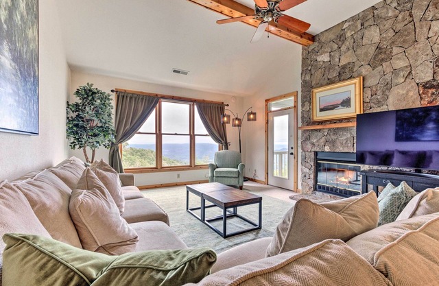 Burnsville Condo w/Balcony + Smoky Mtn. Views
