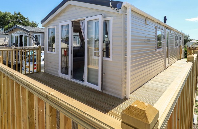 BUTTERMERE LODGE - WESTFIELD 4, pet friendly in Crowle