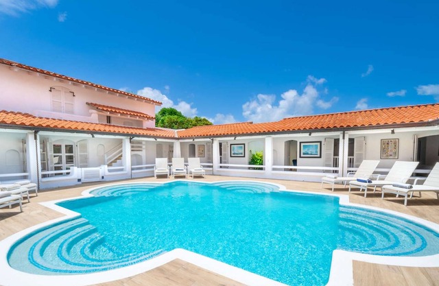 Buttsbury House Luxury villa