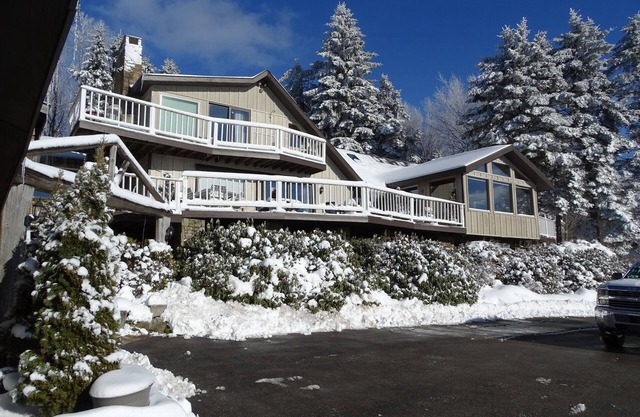 Buy 2 Nights, get one free! Oct and Nov Special! Great Skiing at Seven Springs!