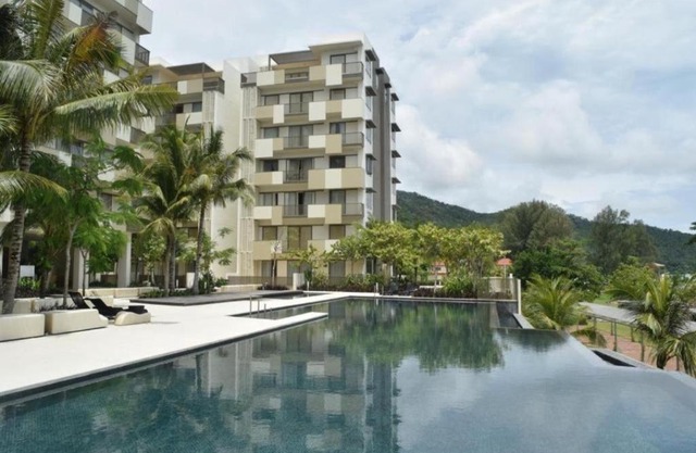 By The Sea Batu Ferringhi Beach Front Apartment Suite