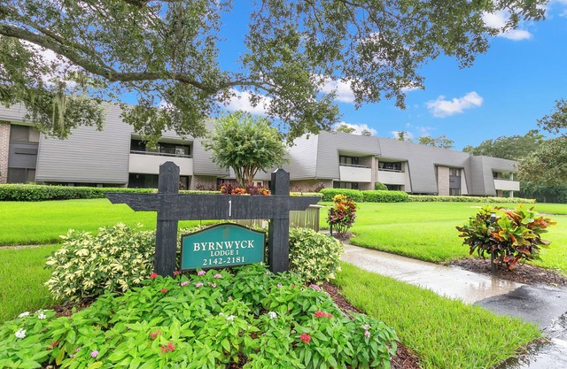 Byrnwyck 2172-2174 2 Bedroom 2 bath Adjoining Unit At Innisbrook.