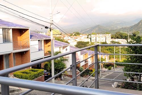 Cómoda Casa privada "Encanto" Vacacional en Anapoima - Piscina, Smart TV, 3 Habitaciones 3 Baños