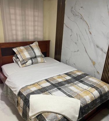 CÓMODA HABITACIÓN CENTRAL