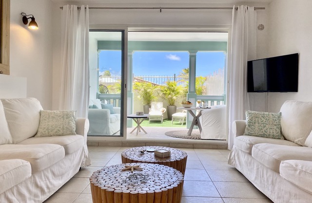 Côté Mer, georgeous, romantic and comfy place for lovers!