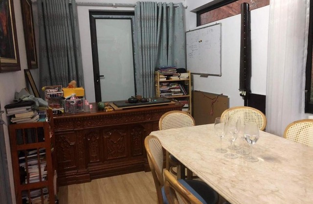 Căn nhà nhỏ bên đồi thông