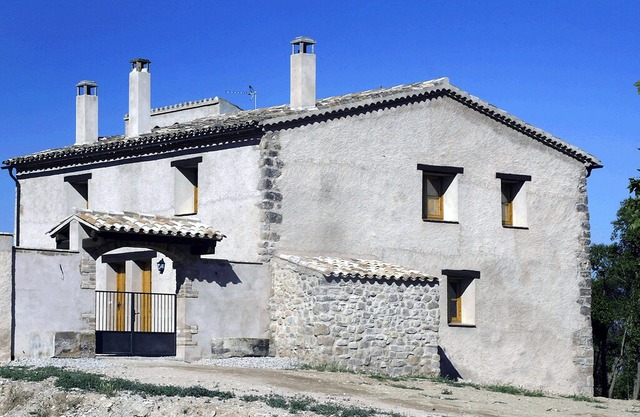 Comfy Cottage in Maians with Swimming Pool