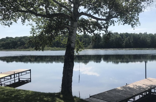 Cabin #2 Two bedroom cabin right on the water