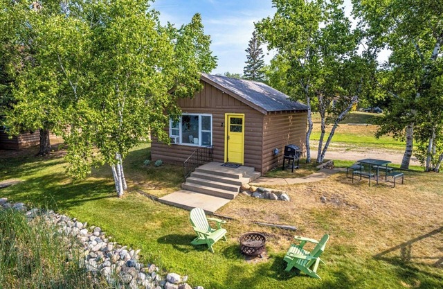 Cabin #2 - Vintage Charm