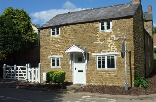 Cabin ∙ 3 bedrooms ∙ 4 guests